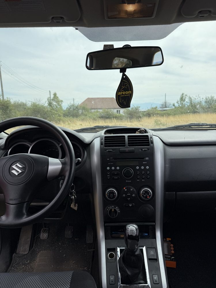 Джип Suzuki Grand Vitara къса база