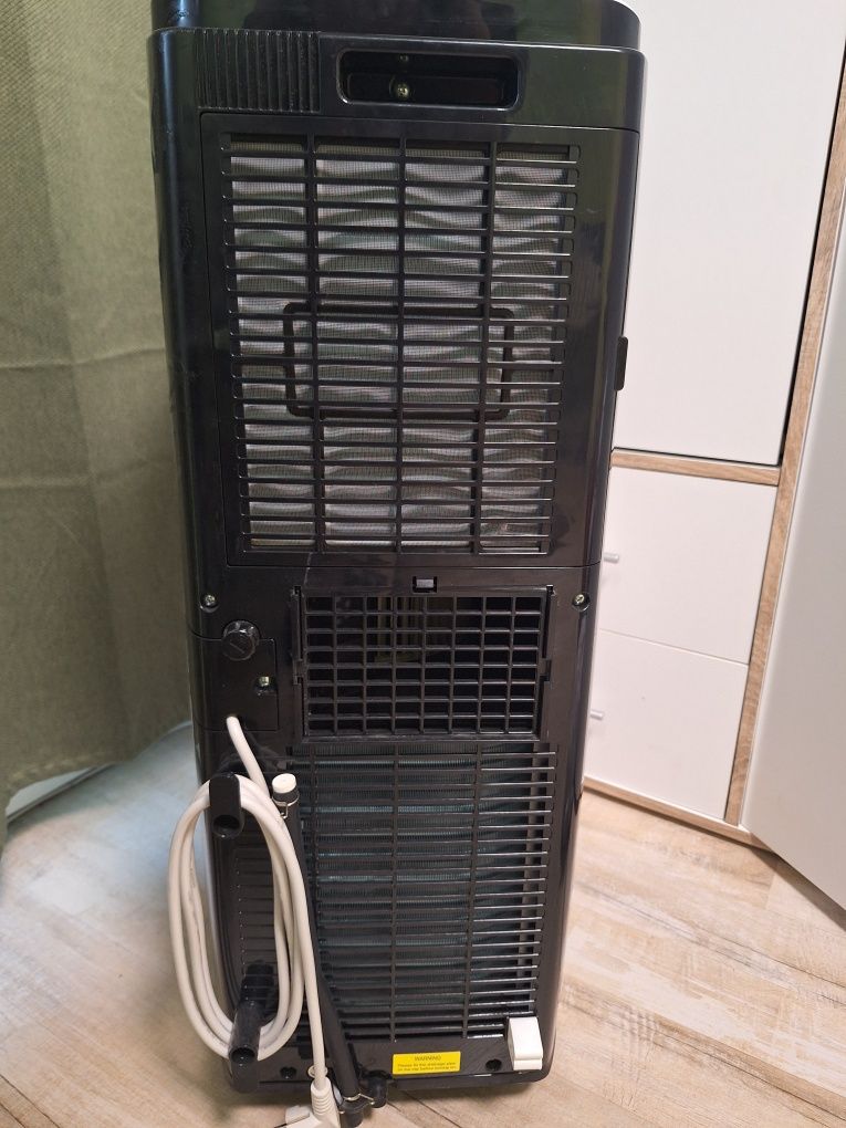 Продавам мобилен климатик Sharp CVH7XR