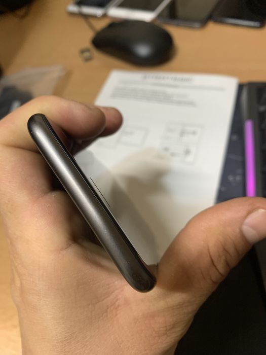 Iphone 8 64gb, baterie 87%, perfect functional