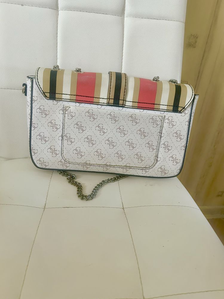 Дамска Чанта Guess