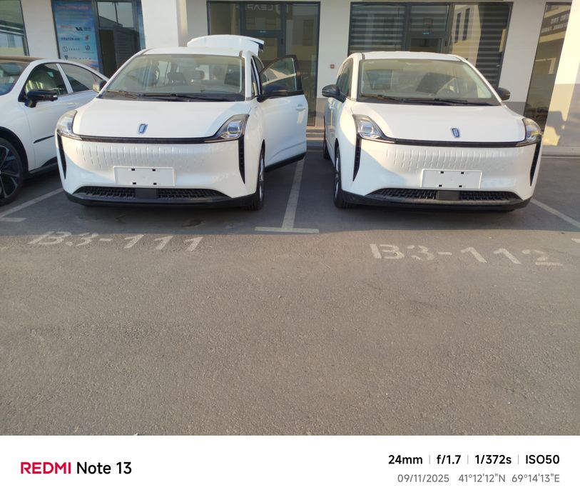 Bestune oilaviy yangi avtomobil