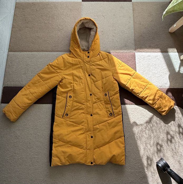 Продается зимняя куртка унисекс 36