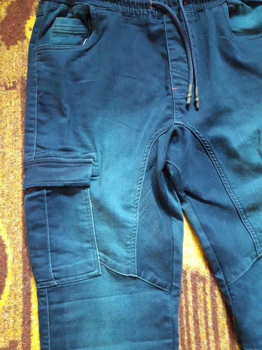 Pantaloni jeans noi