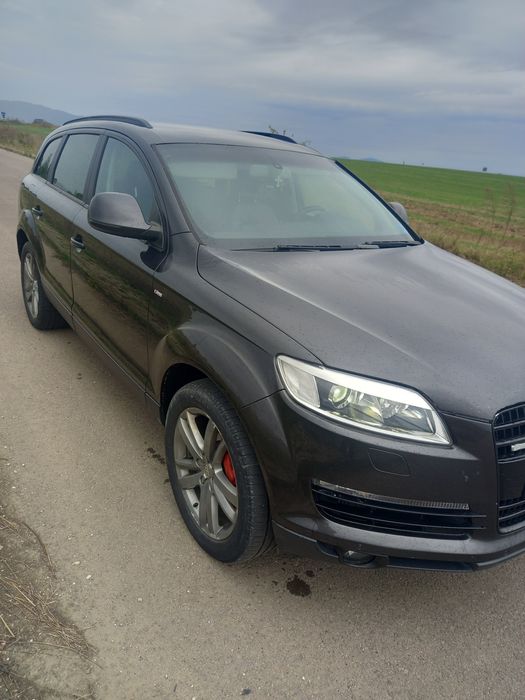 Vând Audi q7 la  5600 euro