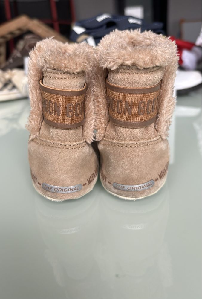 Бебешки маратонки  Adidas, ботуши Moon Boot, кецове Converse Frozen