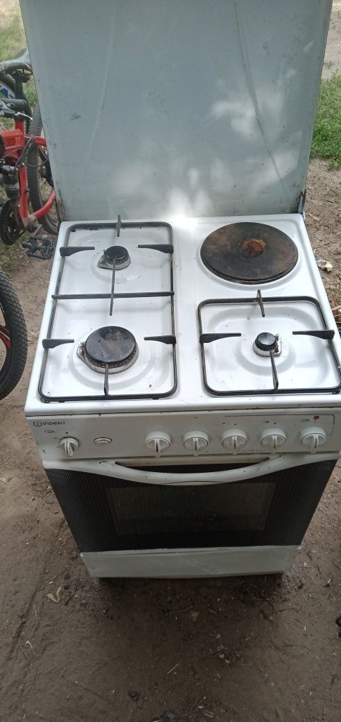 Продам комбенированую плиту INDEZIT