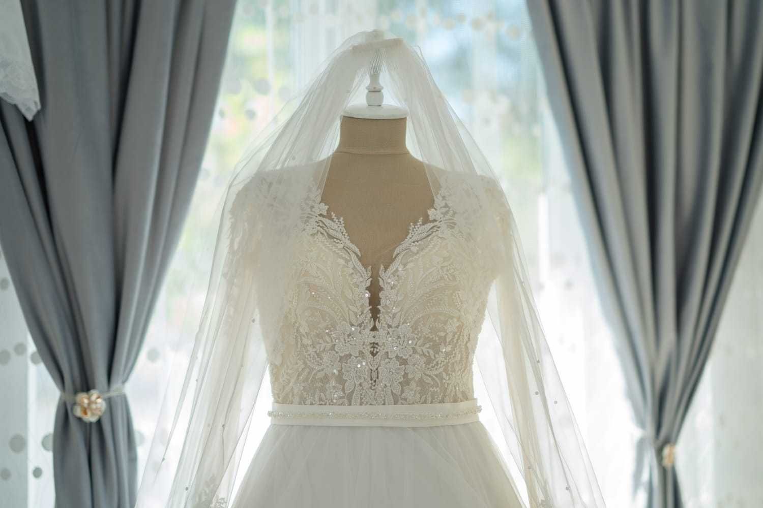 Vand rochie de mireasa