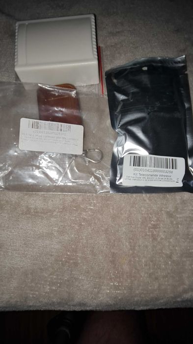 Hobby: modul cu 4 relee si kit DIY, wireless (RF 315MHz)