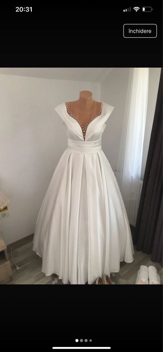 Vand rochie de mireasa superba