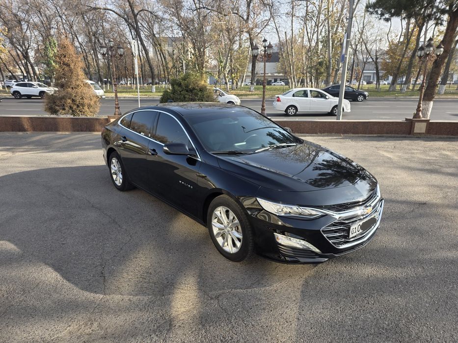 Malibu 2 Premier Q2022 Yil Qora 64000 Prabek