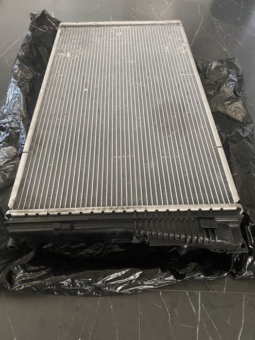 Чисто нов! Радиатор, охлаждане на двигателя за BMW F серия