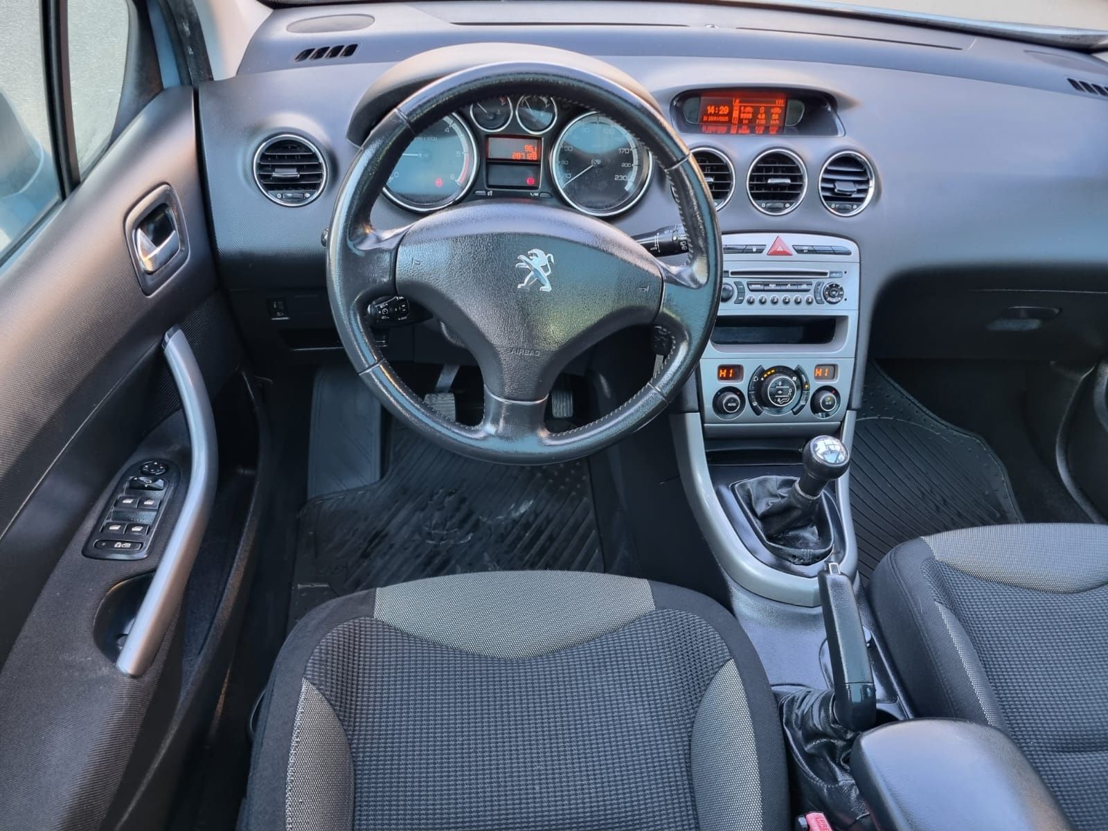 Vând Peugeot 308 SW Facelift Motor 1.6 HDi Euro 5 an 2011