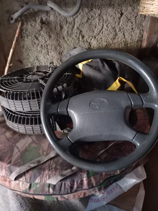 Продам запчасти на Спринтер Кариб