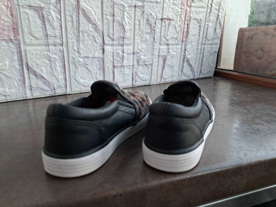 детски маратонки за момиче кецове,спортни обувки Clarks,кларк,ном27,5