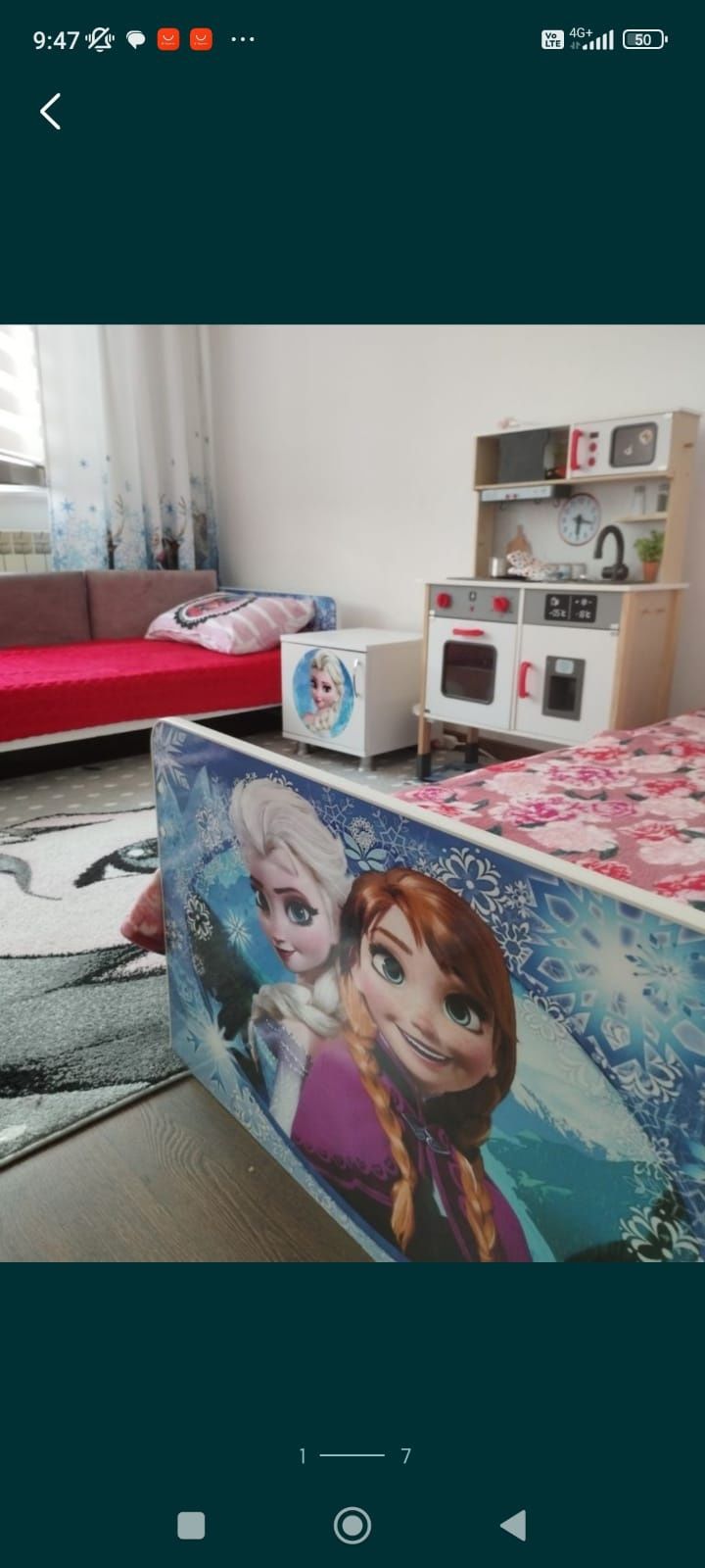 Vând doua  patuturi Ana și Elsa in stare perfecta