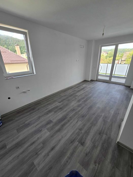 Ap.3 camere Et. 2 finisat + parcare subterana