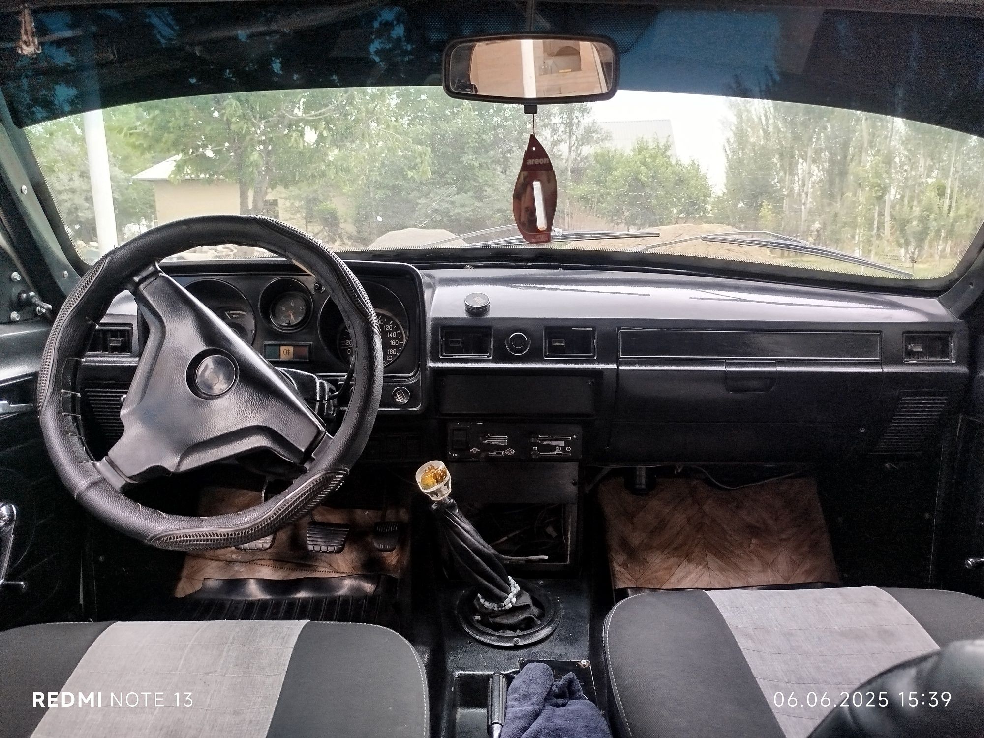Gaz 2410 Volga xolati yaxwi
