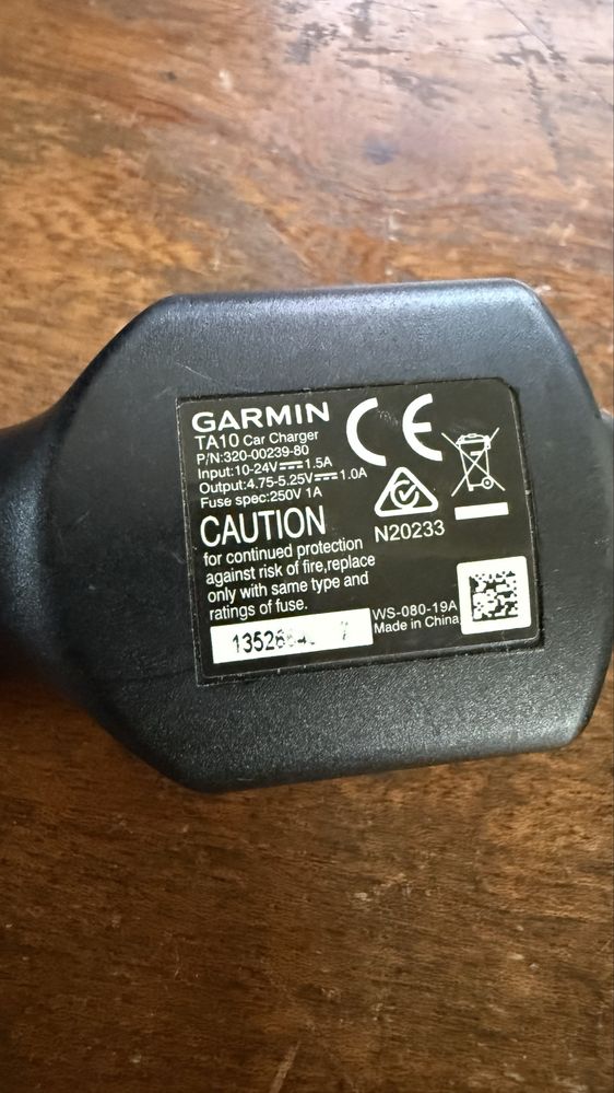 Оригинално зарядно за навигация Garmin