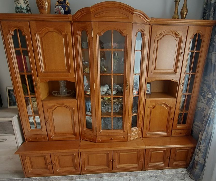 Стенка (сервант шкаф)