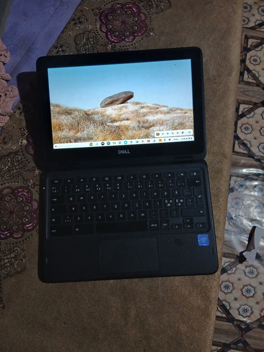 Vând chromebook 3100 2-in-1