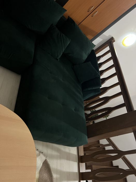 Canapea extensibila cu perne