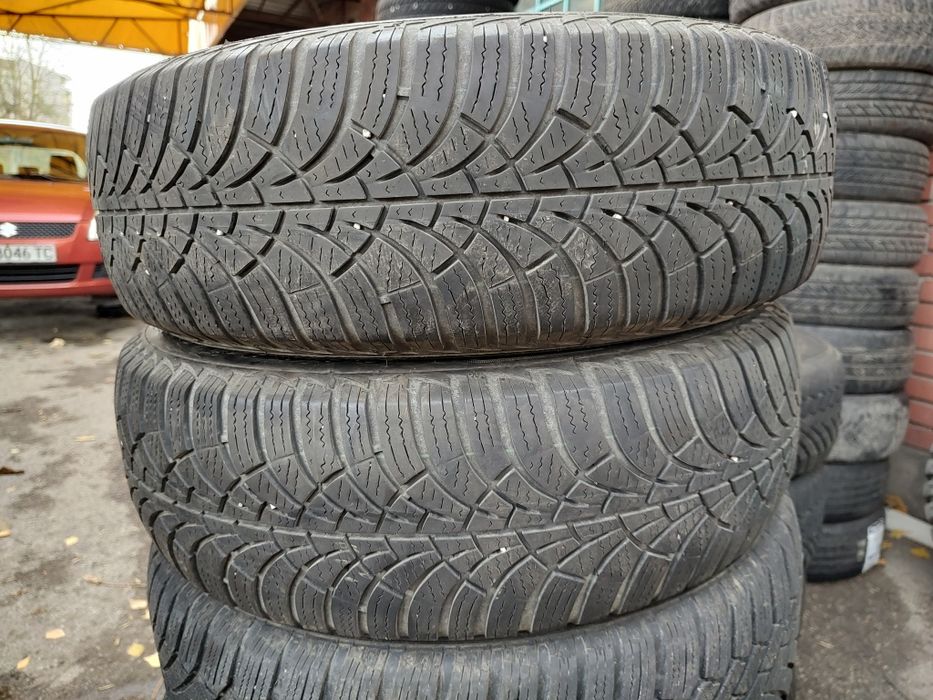 Продавам 2бр. Зимни гуми 185/65/15 Goodyear