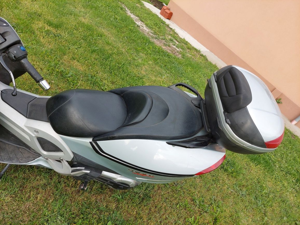 Скутер Malaguti 500 GT