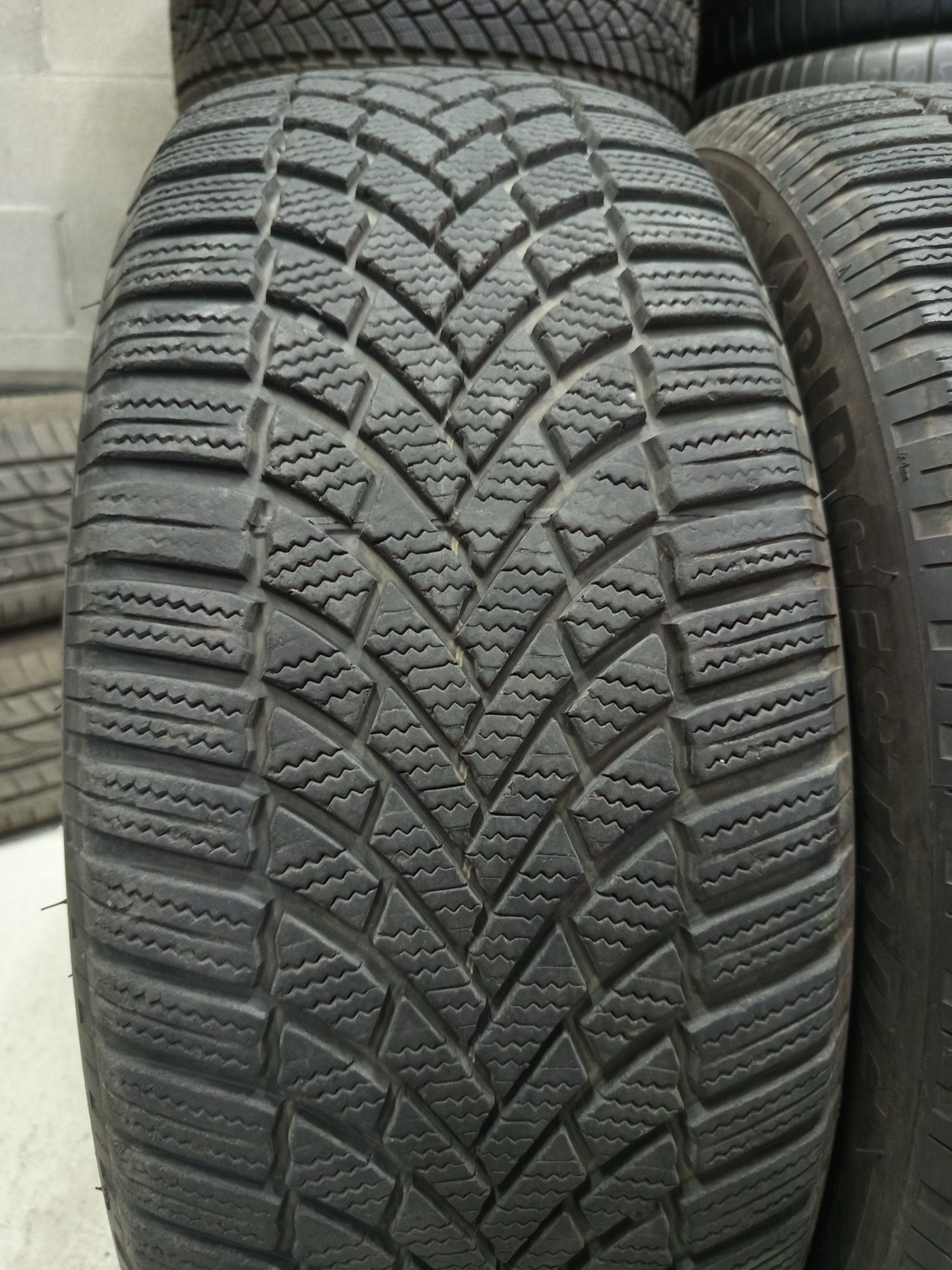 Bridgestone 235/55/20-4бр дот 2921