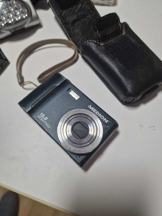 Aparat foto MEDION ideal pt ITP Auto Afiseaza data si ora pe poza