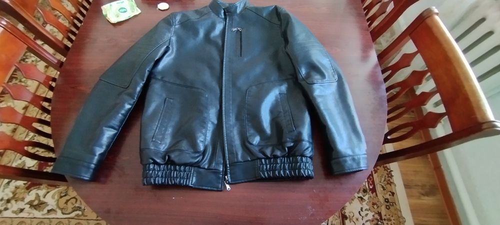 Кожаная куртка мужская.