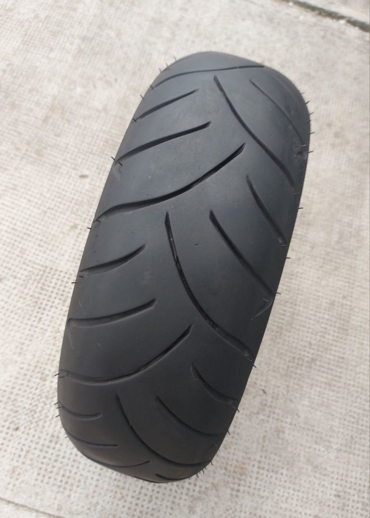 O bucată 130/70 R12 Michelin Dunlop Sava Pirelli