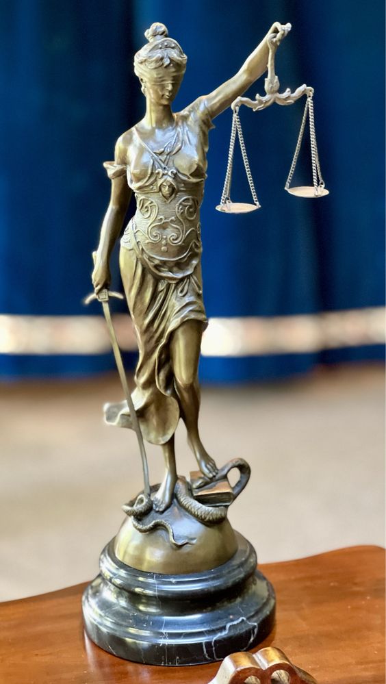 Sculptură Bronz - Justiția *** vintage / antic / vechi / retro ***