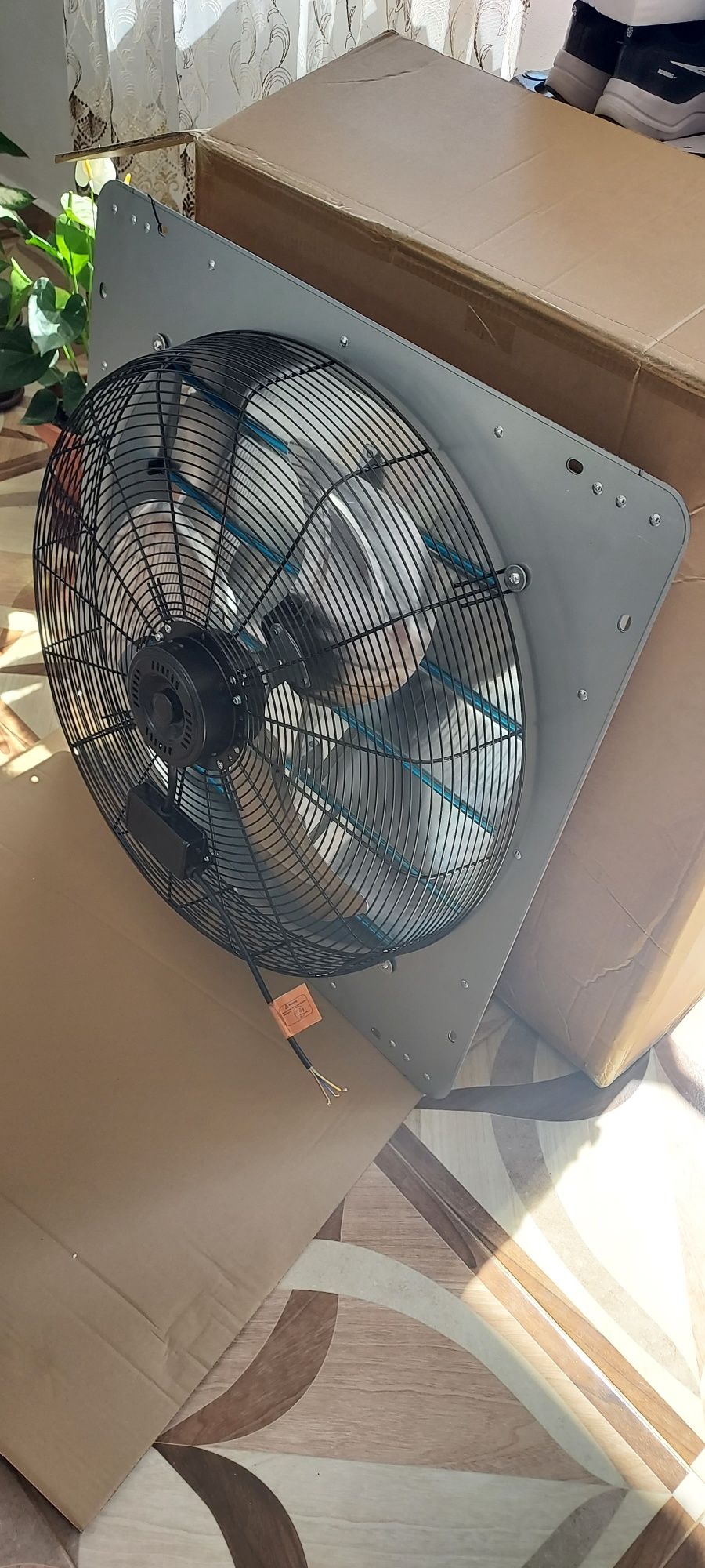 Ventilator axial