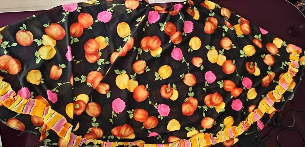 Стилизиран фолклорен костюм за момиче