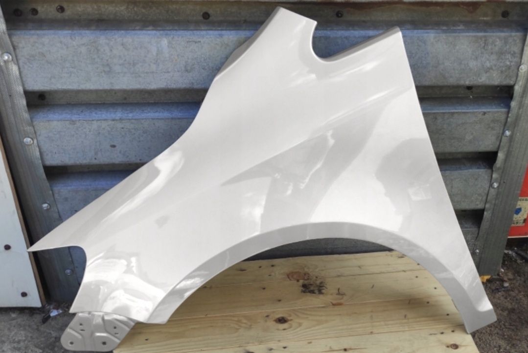 Aripa stanga NOUA vopsita gri - auriu LR7L VW Golf 5 V Plus 2005 -2009