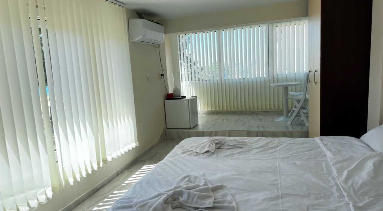 Дава се под наем Ателие в Поморие - 20 кв.м за 200 € - Снимка #2
