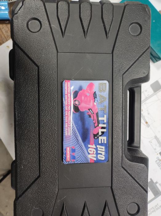 Montolit battile ventuză vibrantă