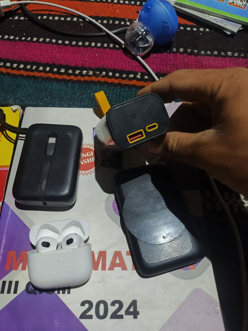 Poverbank 2 ta 140 mingdan 280 ming yangi