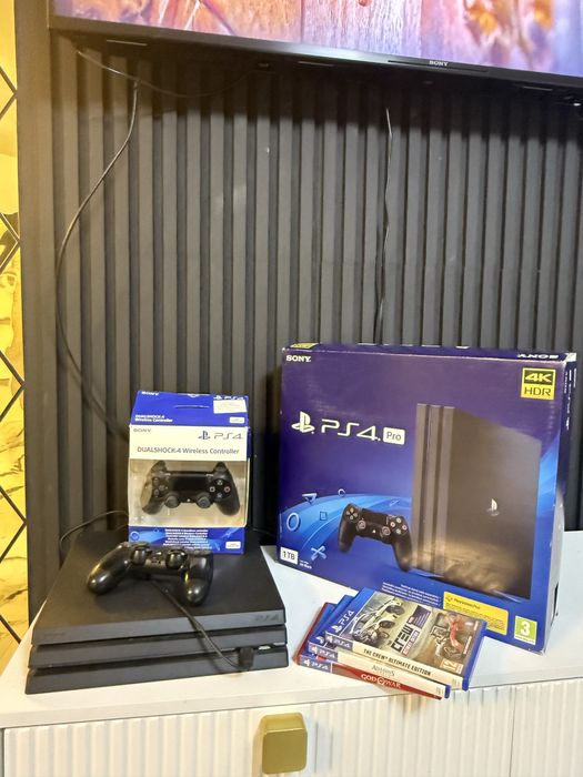 Consola Playstaion 4 PRO (PS 4 PRO 1 TB)