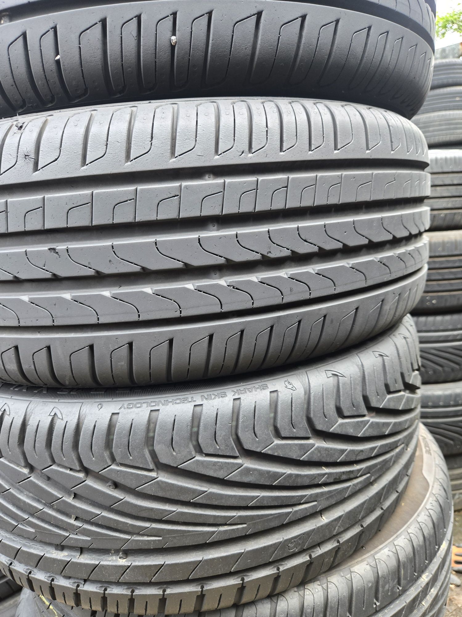 2бр. 215 45 18 Pirelli летни.
