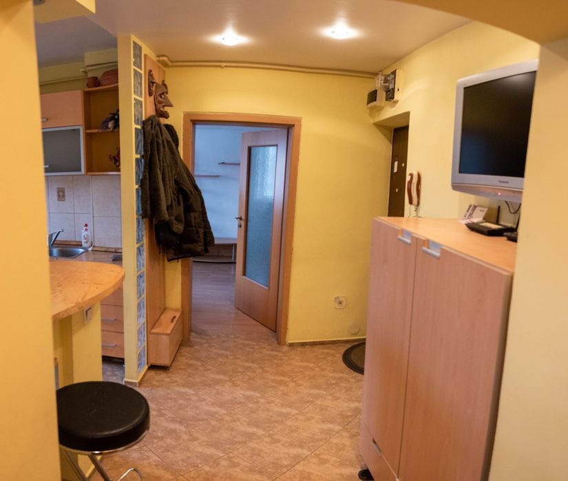 Apartament cu 3 camere strada Cerbului zona Han