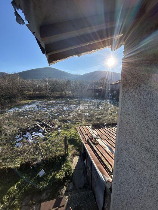 Продавам двуетажна вила - местност Кованлъка (от собственик)