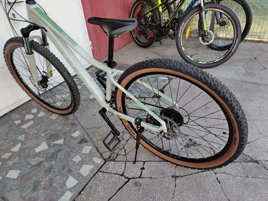 Bicicleta sport Cube de 27,5