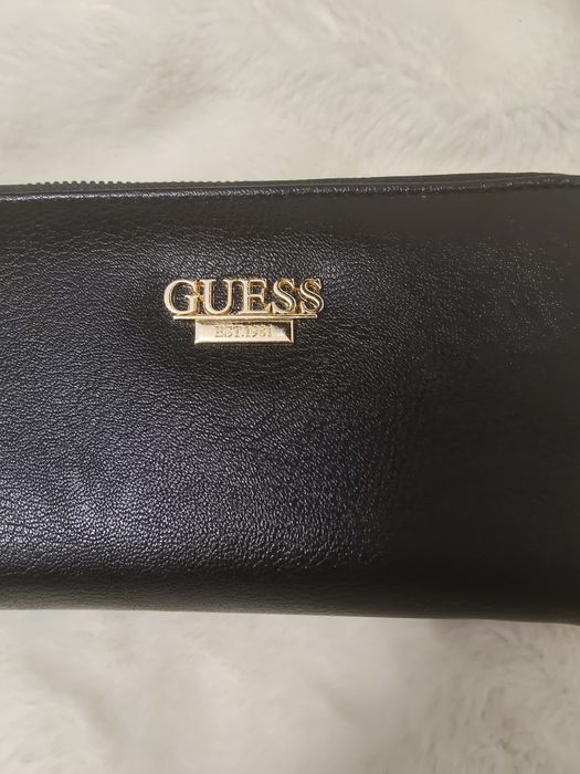 Portofel de dama Guess