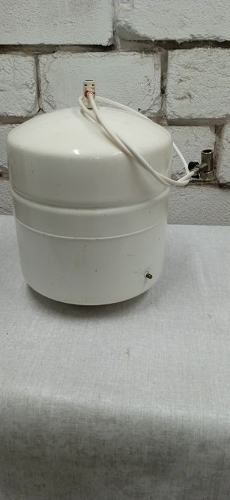 Расширительный бак под фильтр воды