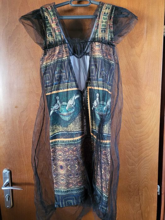 Шарена рокля с тюл