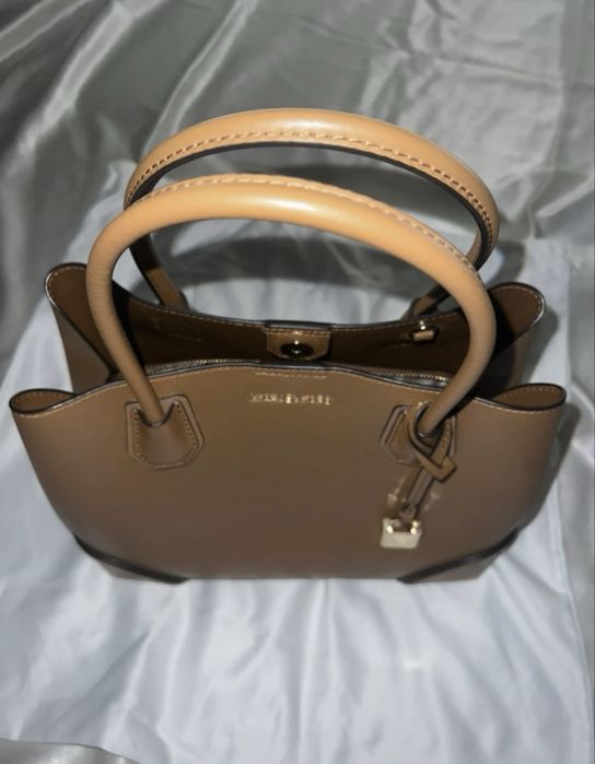 Geanta Michael Kors maro