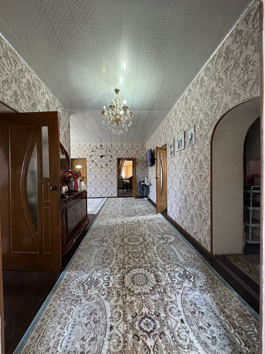 Үй сатылады комунизмде.Дом продается