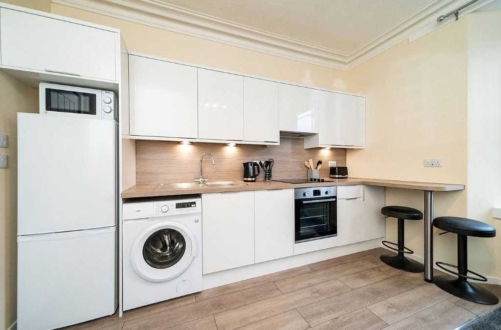 Дава се под наем Двустаен апартамент в Пловдив, Съдийски - 56 кв.м за 306 € - Снимка #5