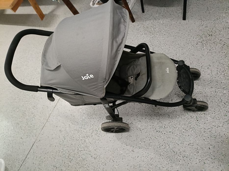 Cărucior pentru copii